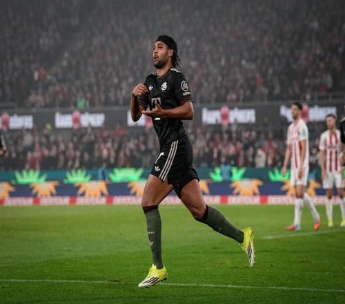 奥格斯堡,负斯图加特,德甲战果出,90vs足球比分,90vs体育即时比分,90vs体育比分网,比分直播