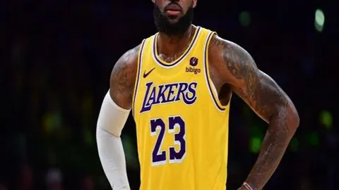 王睿澤得18分，楊瀚森內線雙雙12分12籃板5助攻5帽，楊文學狂砍30分15籃板，青岛隊力克四川隊全場勝利